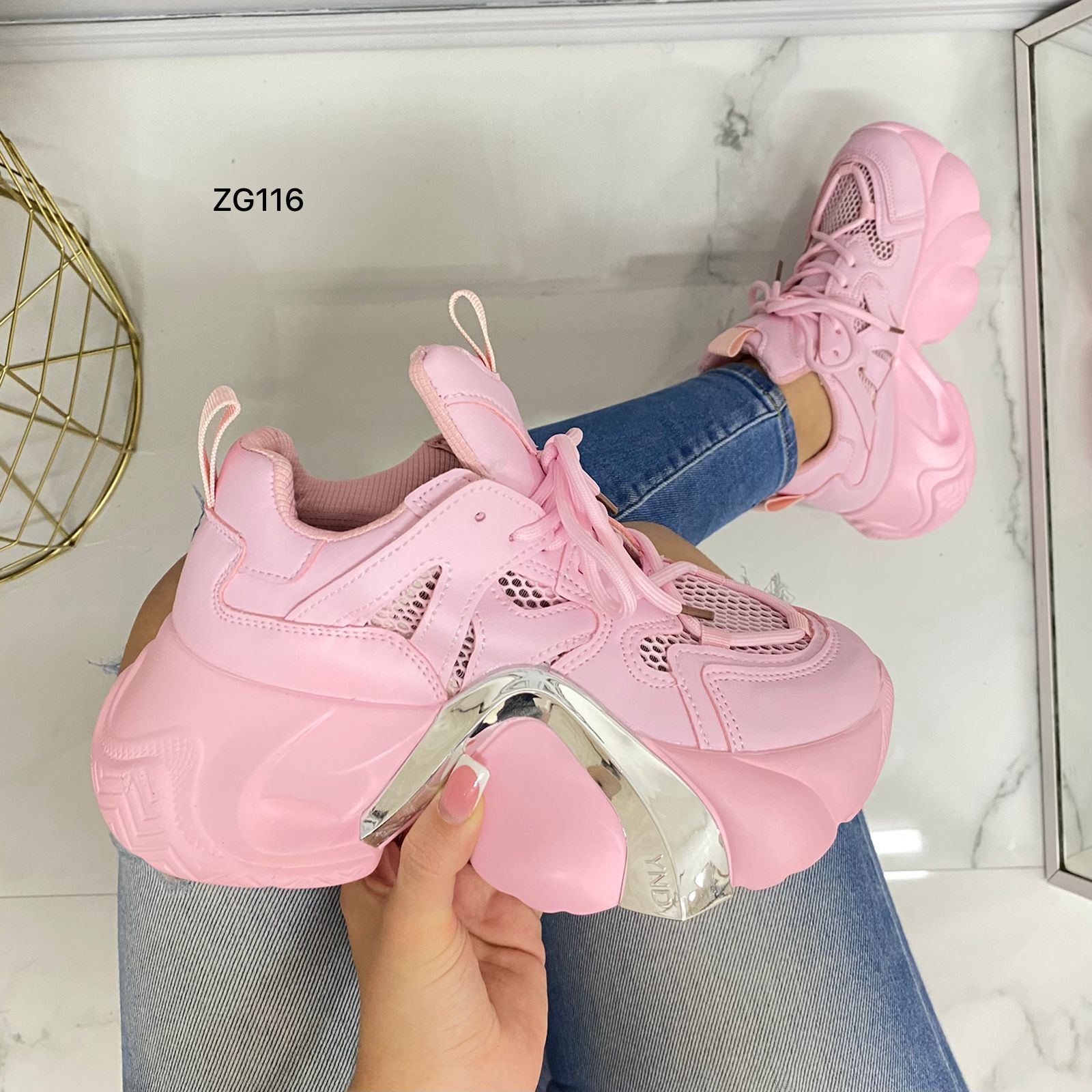 Tenis rosado detalle plateado suela 6cm X-26 C-2